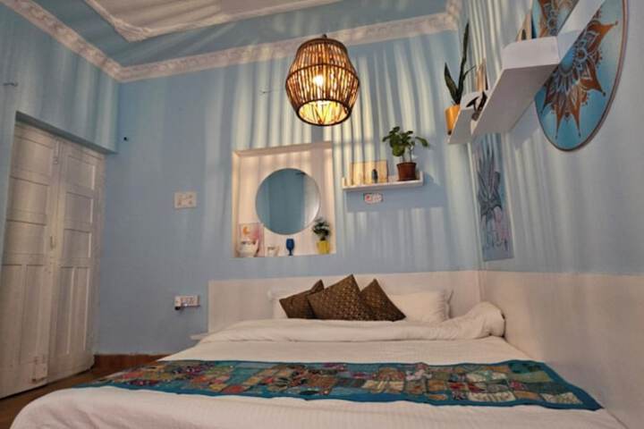 Room 37 of 63