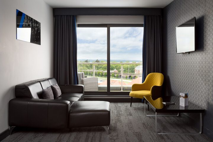 Room 30 of 42