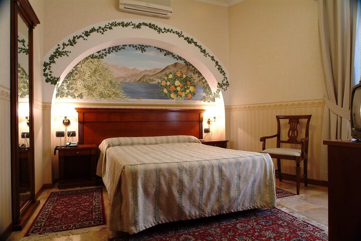 Room 26 of 113