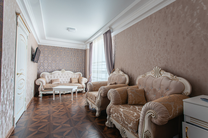 Room 15 of 18