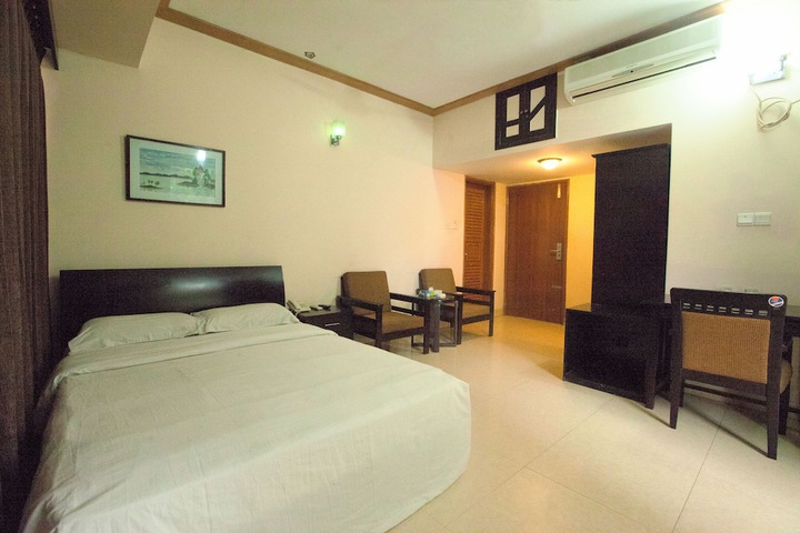 Room 14 of 36