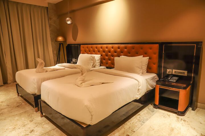 Room 5 of 23
