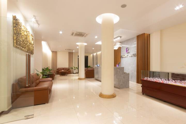 Hotel Interior 4 of 47