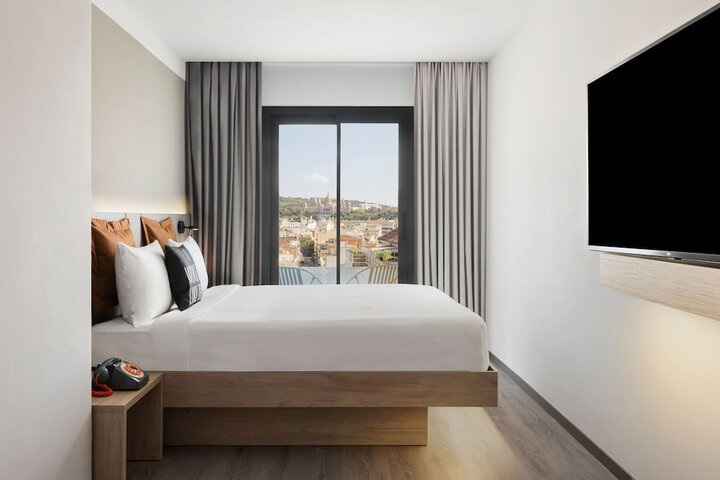 Room 10 of 207