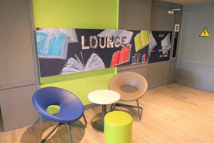 Entrance & Lobby