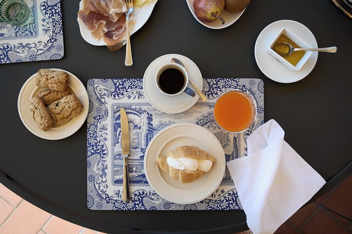 Breakfast/Coffee Service 15 of 18