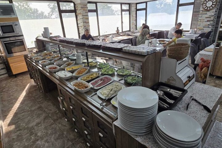 Dining 52 of 91