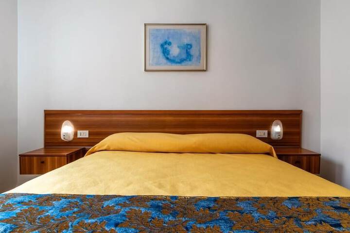 Room 25 of 65