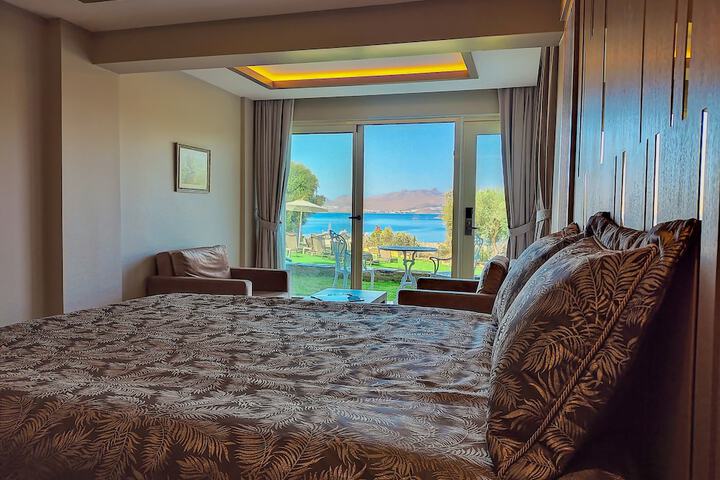 Room 16 of 49