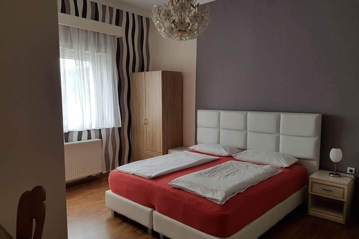 Room 12 of 25