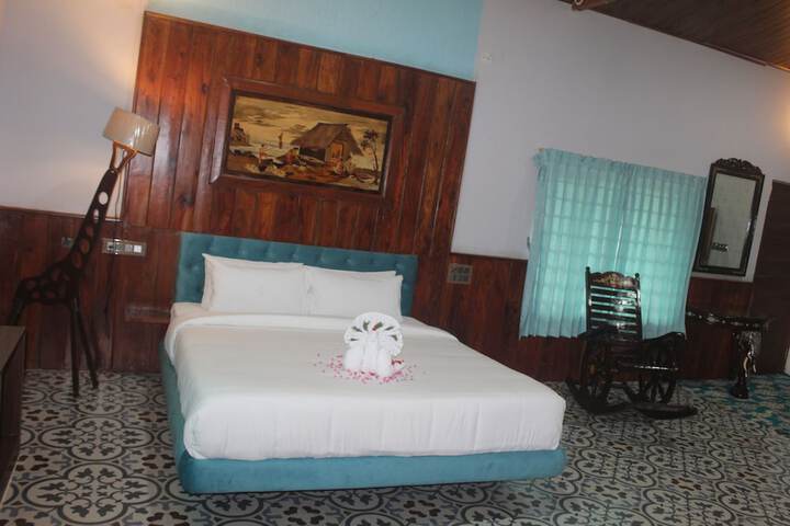 Room 5 of 20