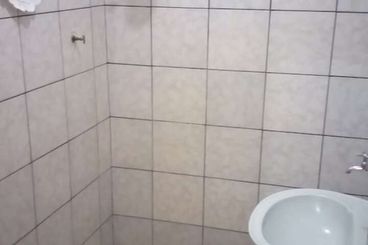 Room 10 of 12