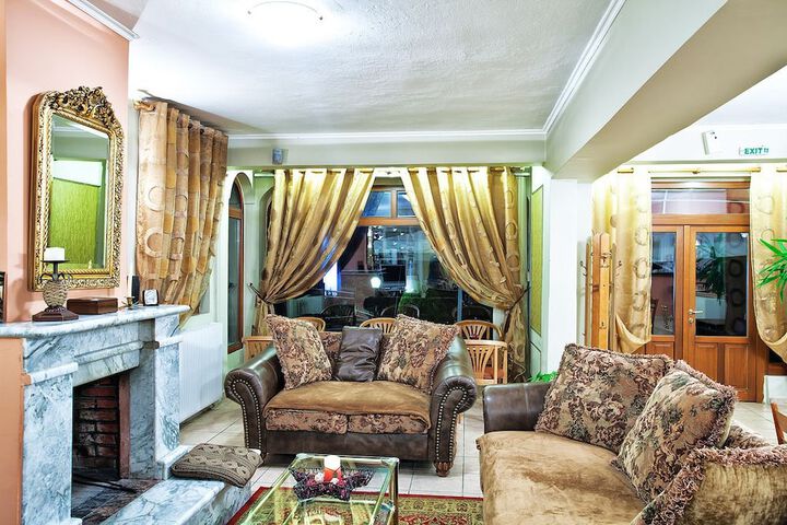 Guest Lobby