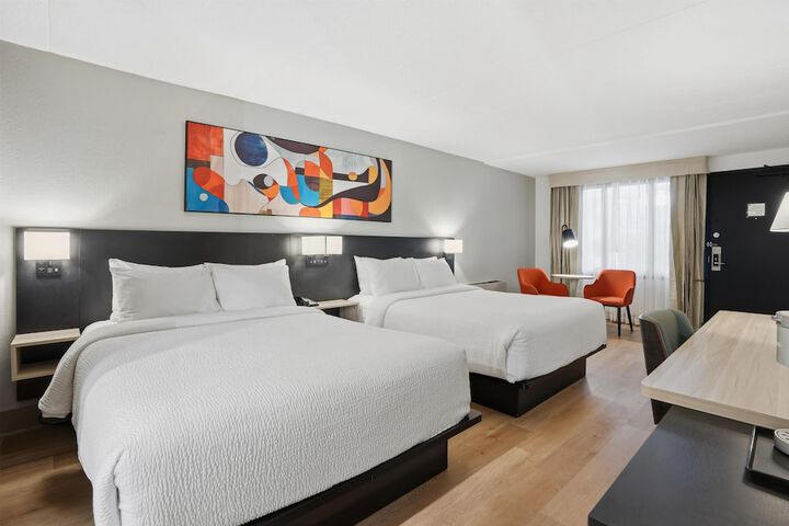 Room 25 of 77