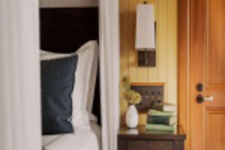 Room 575 of 706
