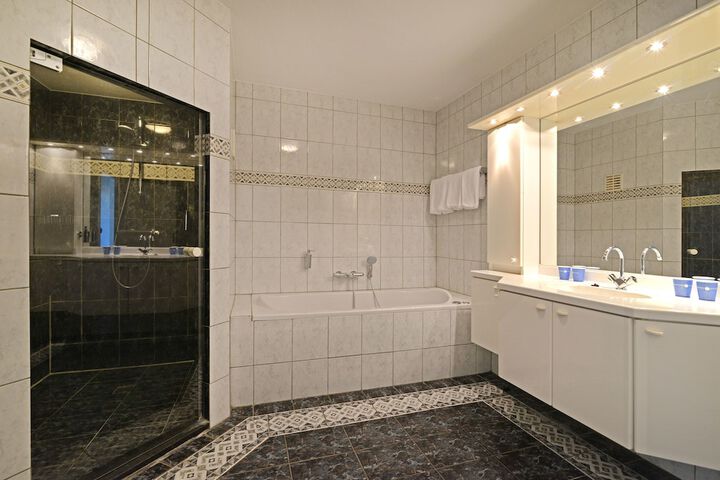 Room 40 of 68