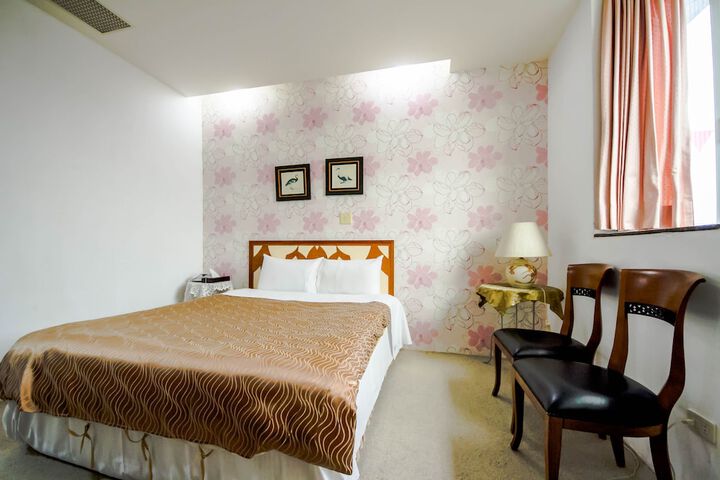 Room 6 of 51