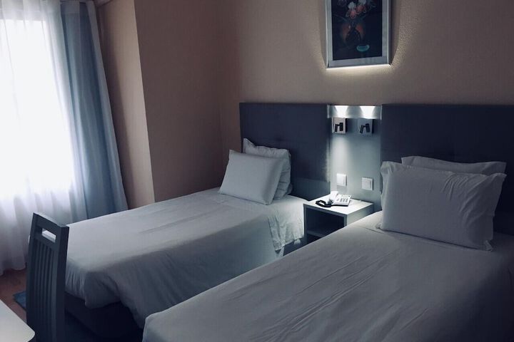 Room 27 of 65