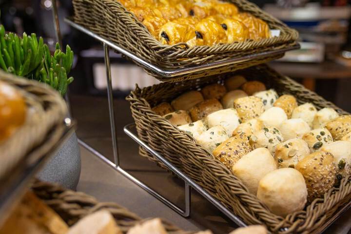 Breakfast/Coffee Service 68 of 131