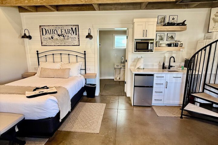 Room 4 of 12
