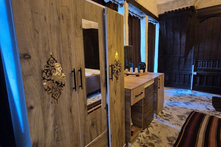 Room 10 of 19