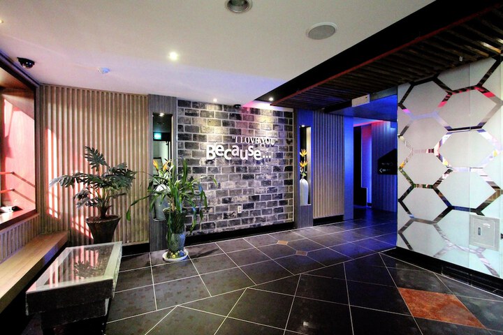Hotel Interior 4 of 56
