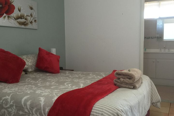 Room 4 of 38