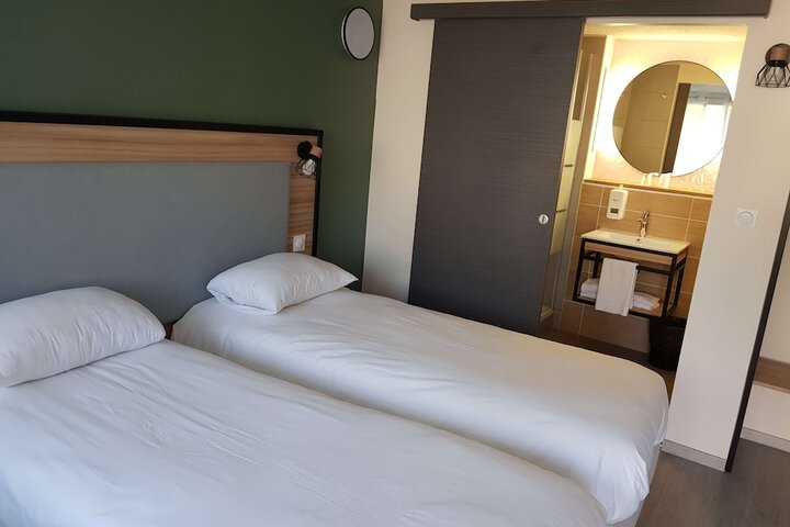 Room 10 of 53