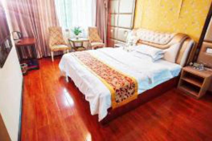 Room 3 of 5