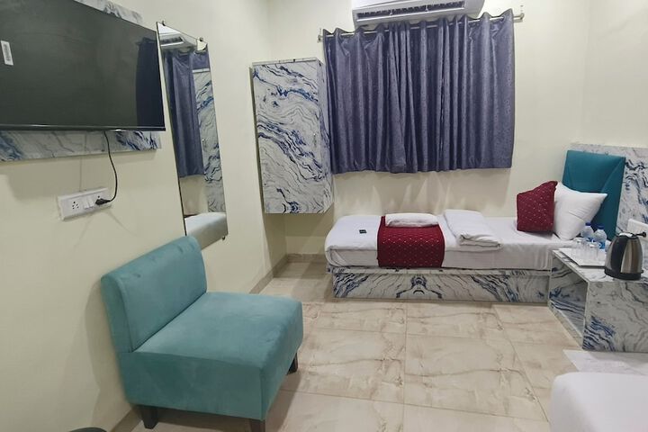 Room 26 of 76