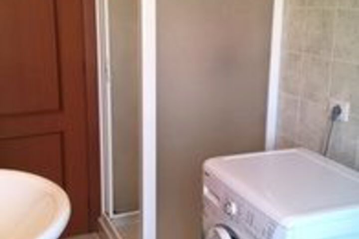 Room 4 of 42