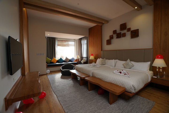 Room 12 of 64