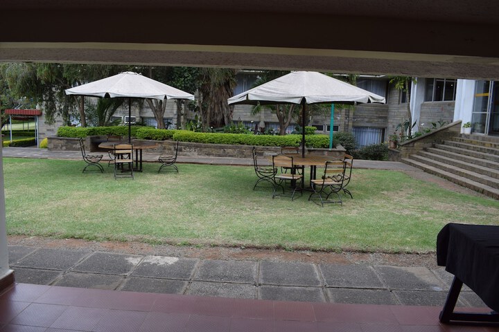 Hotel Exterior 26 of 30