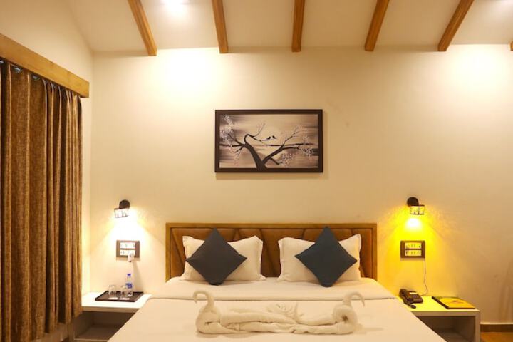 Room 13 of 65