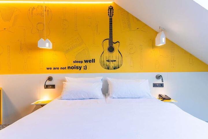 Room 19 of 51