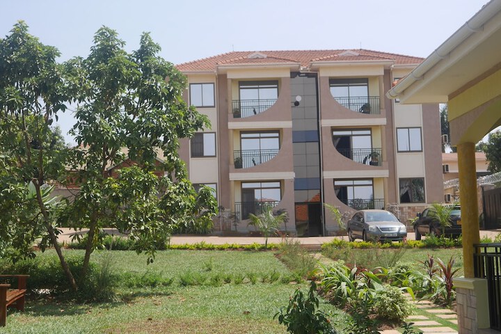 Property Grounds 16 of 23
