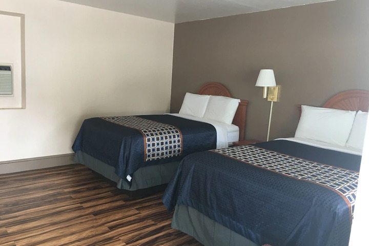 Room 3 of 8
