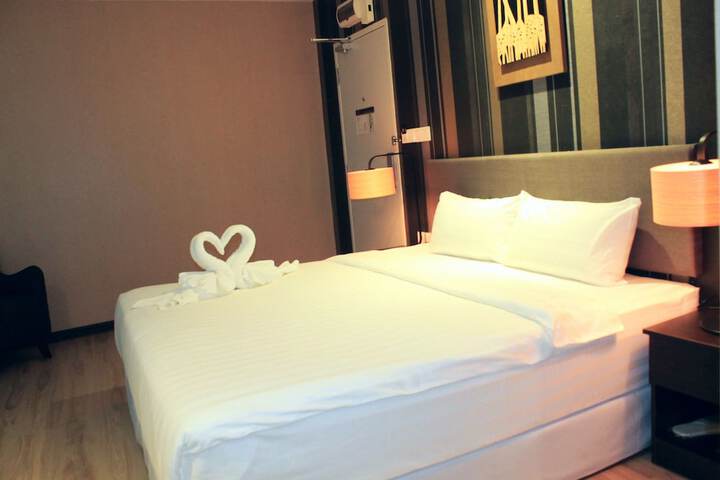 Room 15 of 33