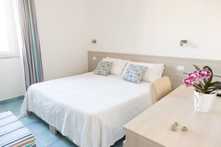 Room 16 of 31