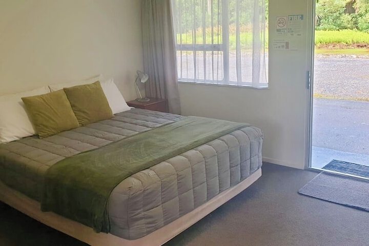 Room 6 of 65