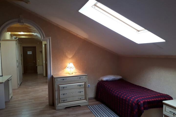 Room 11 of 39