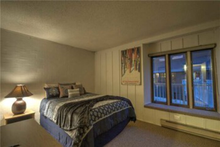 Room 10 of 31