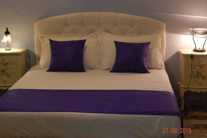 Room 4 of 63