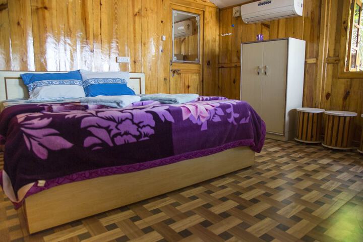 Room 3 of 56