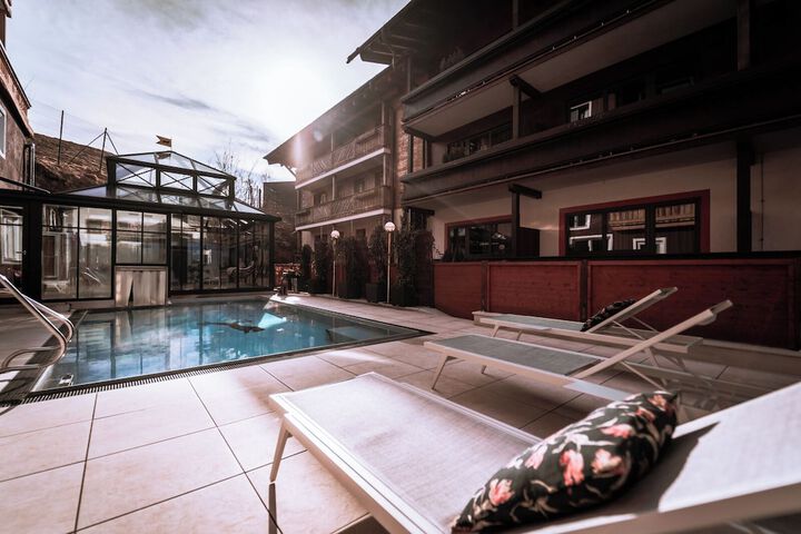 Pool 25 of 67