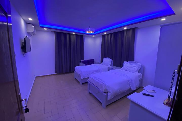 Room 16 of 44
