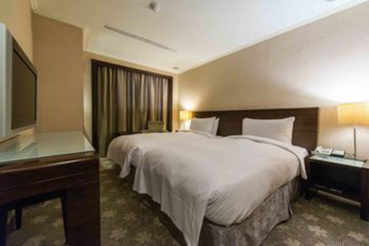 Room 15 of 50