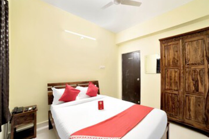 Room 11 of 24