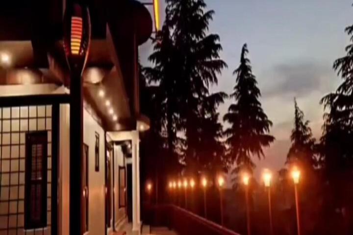 Hotel Full Moon Night