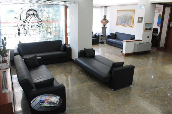 Entrance & Lobby